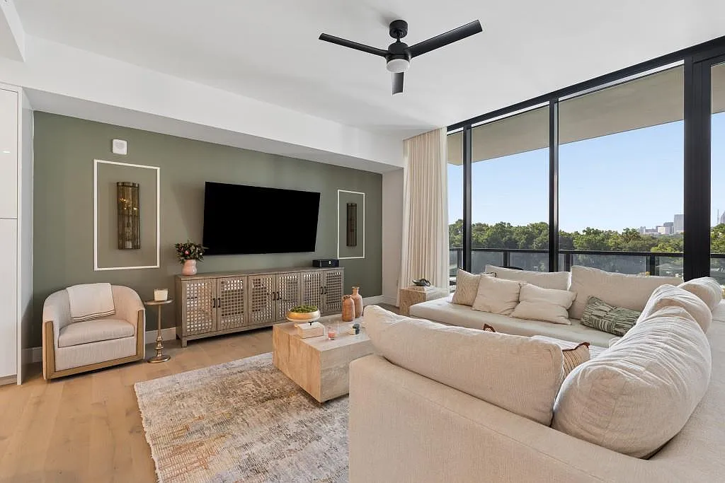 2 bed, 2.0 bath, 1527 sqft, $8,500 — Photo 3
