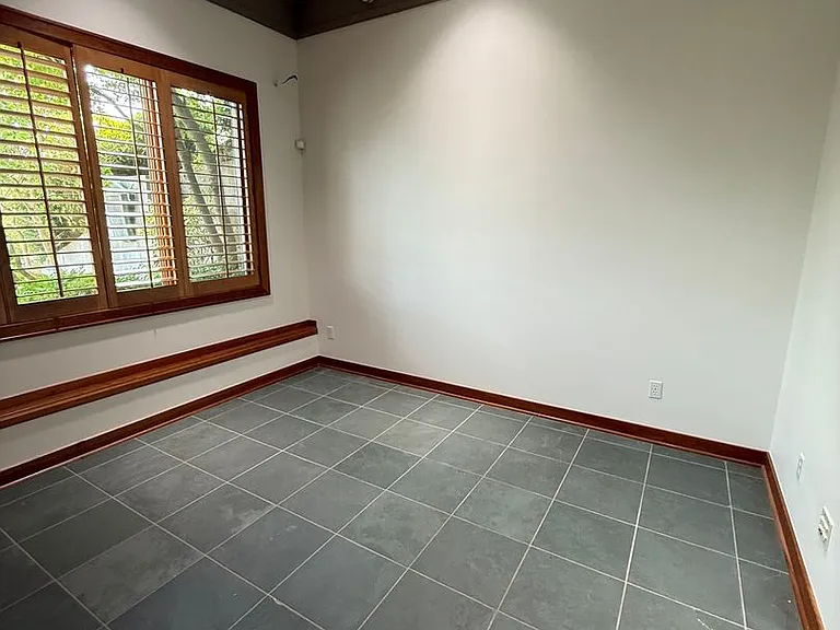 7275 N Mercer Way — Photo 12
