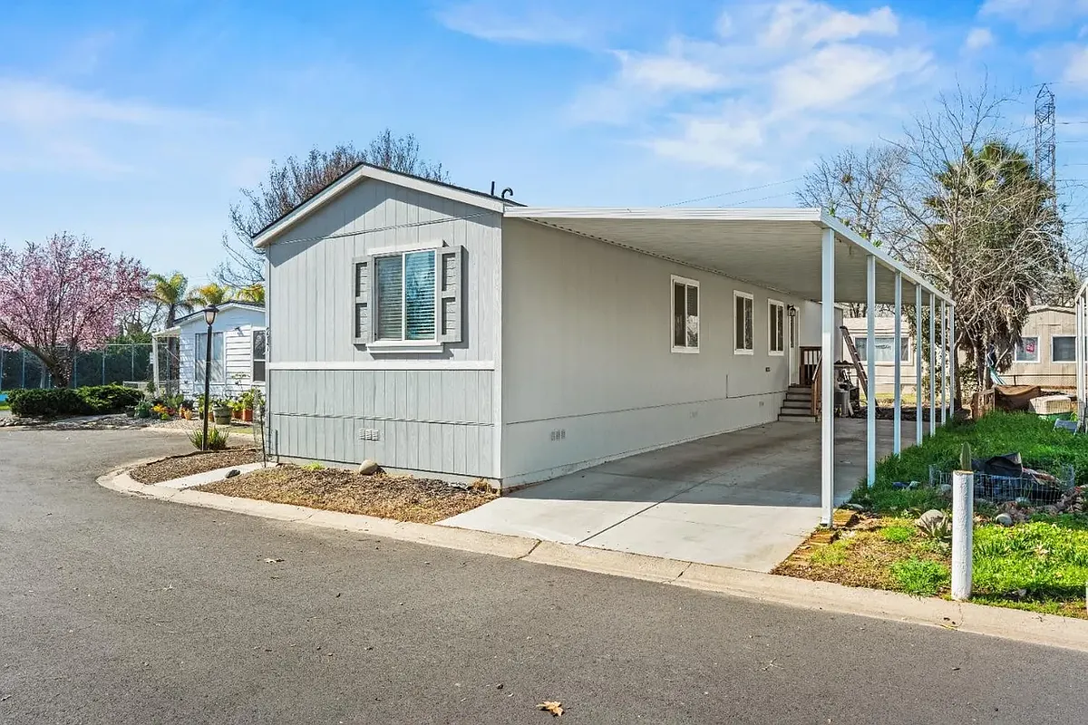 Building Photo - 217 Village Cir #217