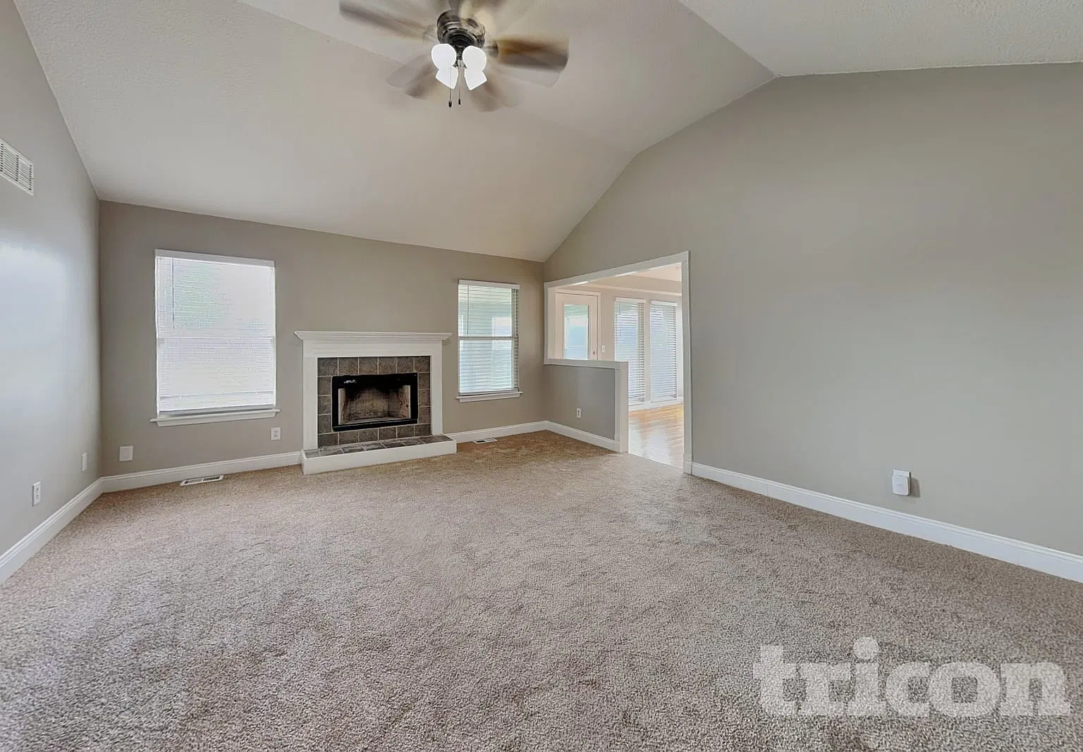 2916 SW Shadow Brook Drive Blue Springs MO — Photo 2