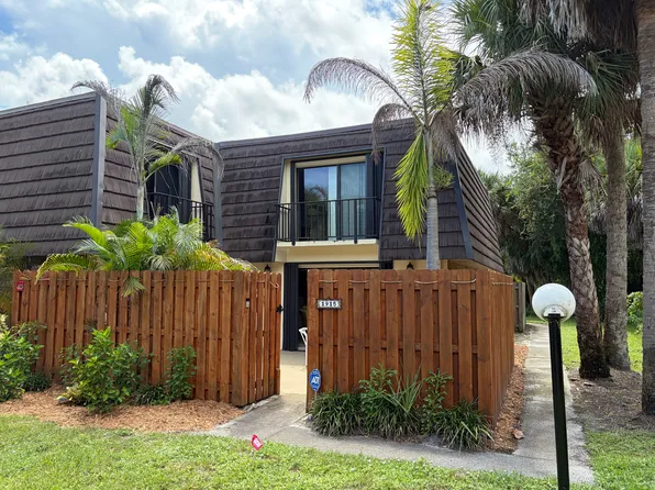 1915 Vista Oaks Cir NE, Palm Bay, FL 32905