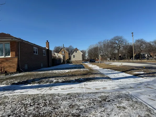 10900 S Mackinaw Ave, Chicago, IL 60617