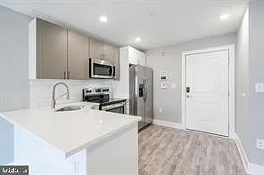 2500 N Mascher St #5 — Photo 4