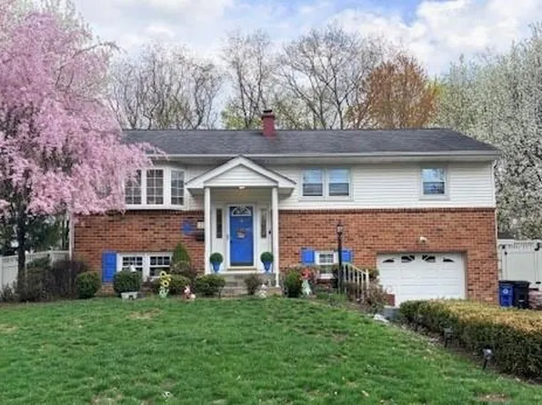 35 Sengstacken Drive, Stony Point, NY 10980