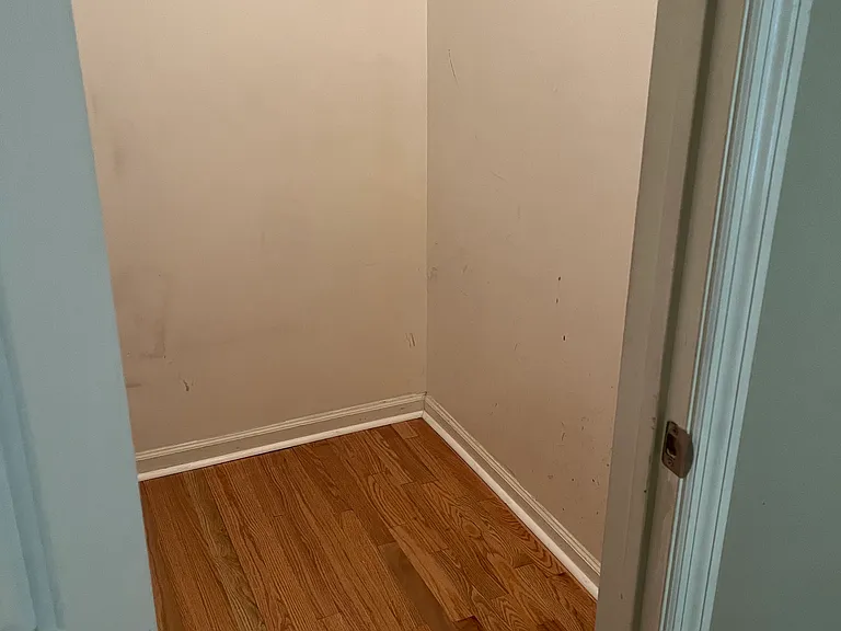 536 Granville Ct — Photo 16