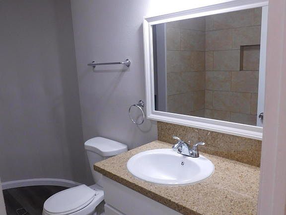 5th image of 1027 W Avenue J13