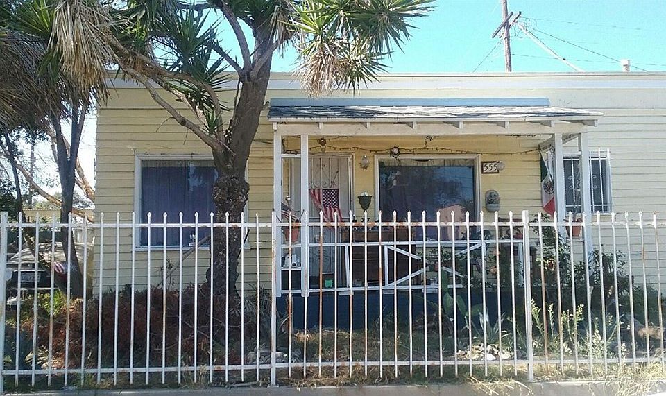 1st image of 555 W 88th Pl