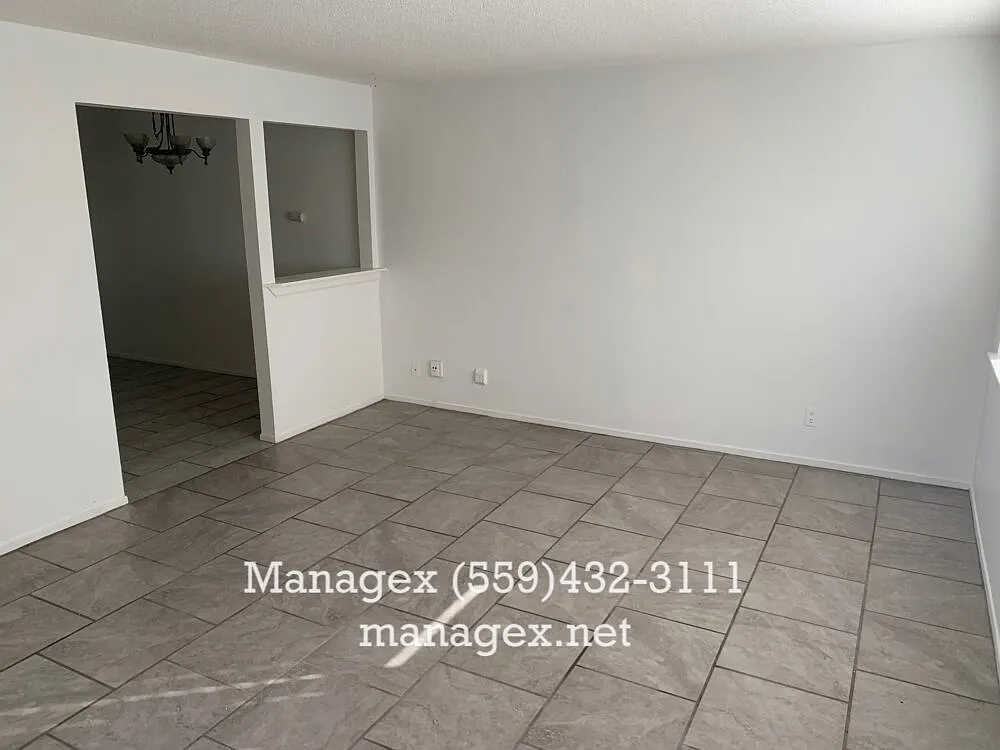 2 bed, 1000 sqft, $1,425 — Photo 3