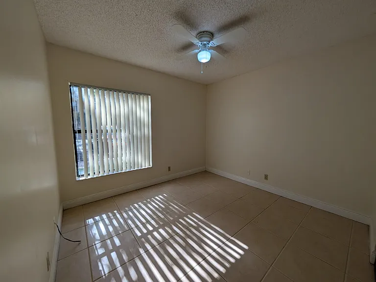3830 Coral Tree Cir — Photo 17
