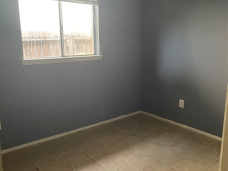 10751 Corona Ln — Photo 8