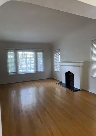 726 S Dunsmuir Ave — Photo 9