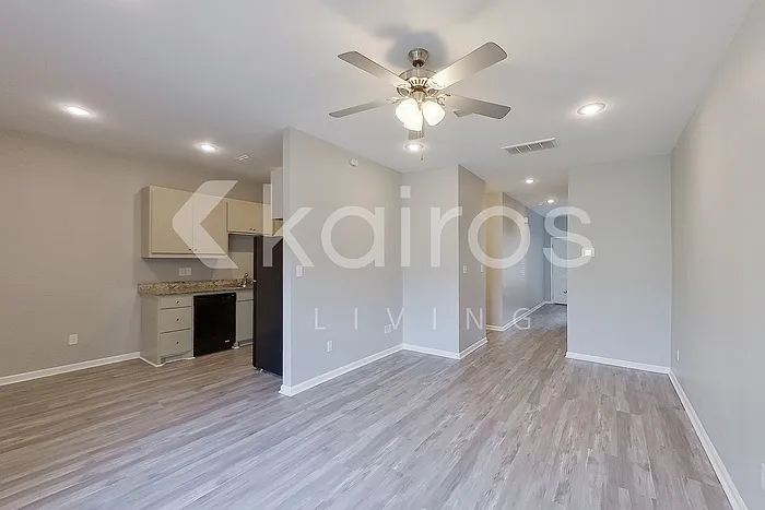 3 bed, 2.0 bath, 1545 sqft, $1,595 — Photo 3