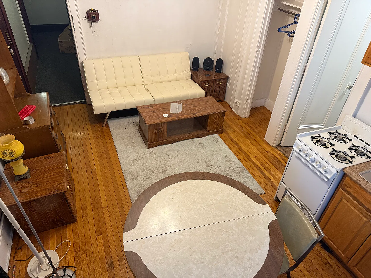 Studio, $800 — Photo 2