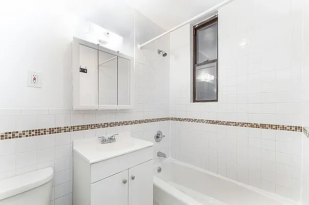 Rented by REAL New York | media 21