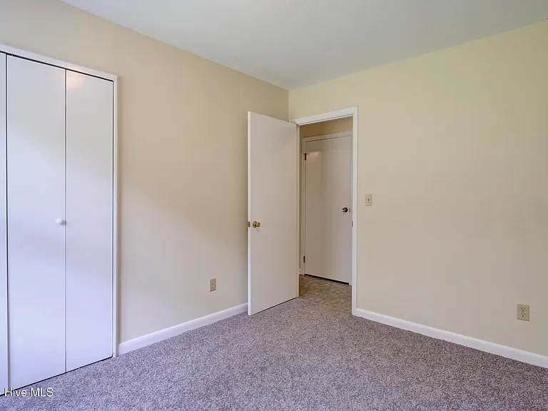 4010 Lake Ave — Photo 14