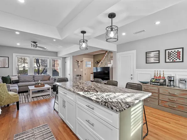 230 Lafayette St Unit 1, Salem, MA 01970
