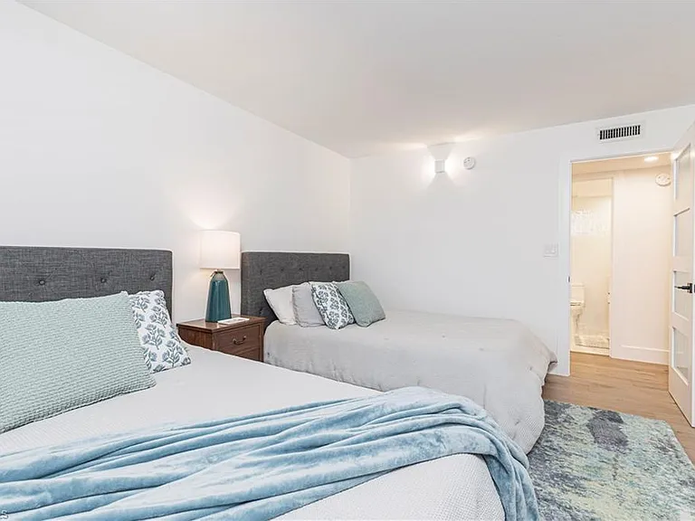 2880 Gulf Shore Blvd N #509 — Photo 19