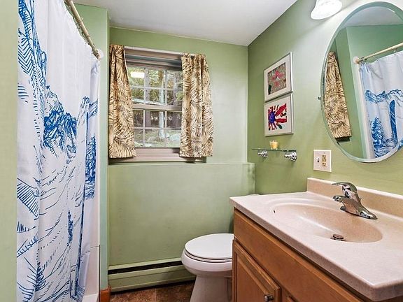 3rd image of 33 Brown Hill Rd
