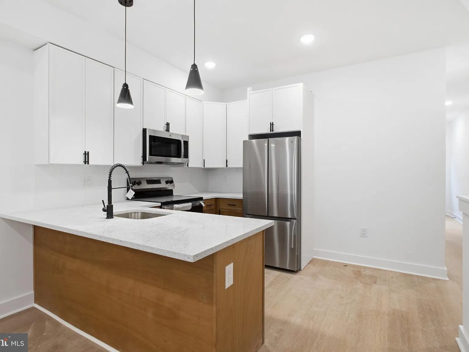 1230 W York St — Photo 1