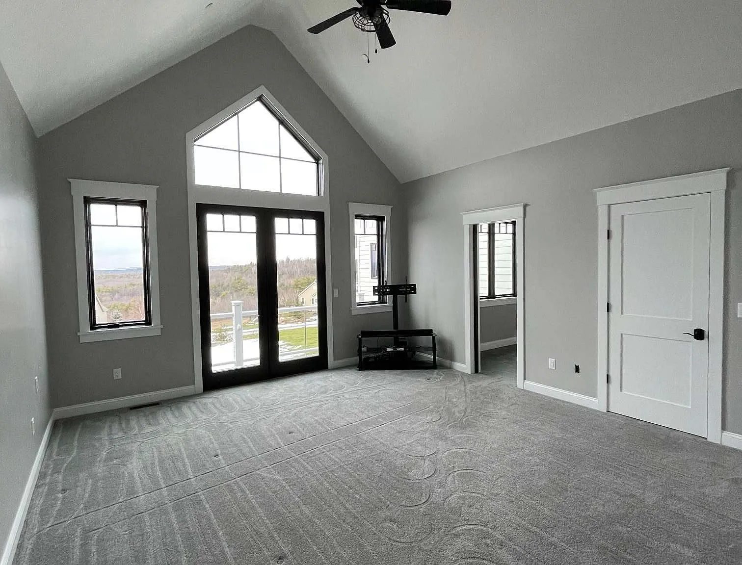 1 bed, 1.5 bath, 1469 sqft, $3,300 — Photo 4