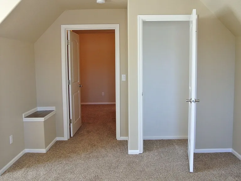 2620 Newton St — Photo 11