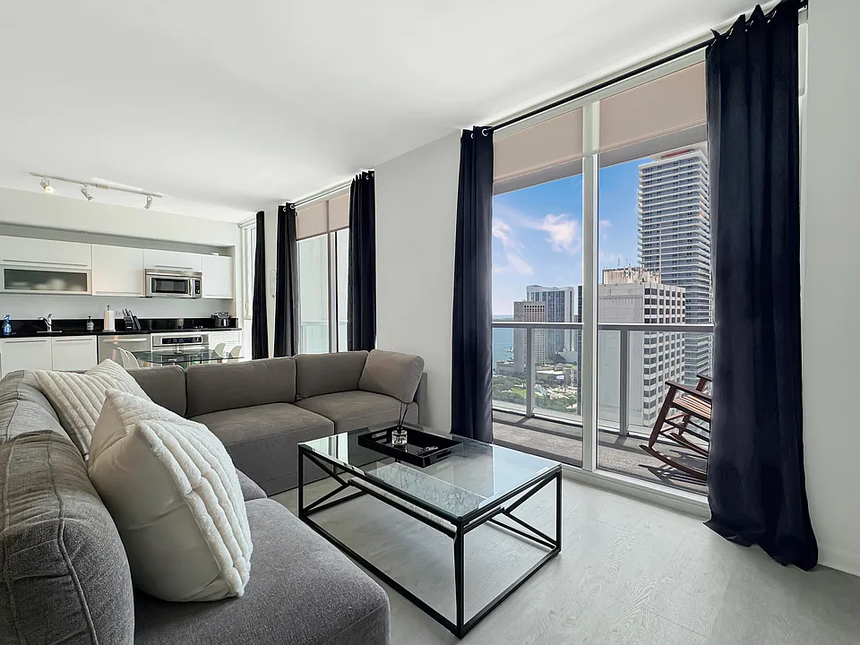 244 Biscayne Blvd #3005