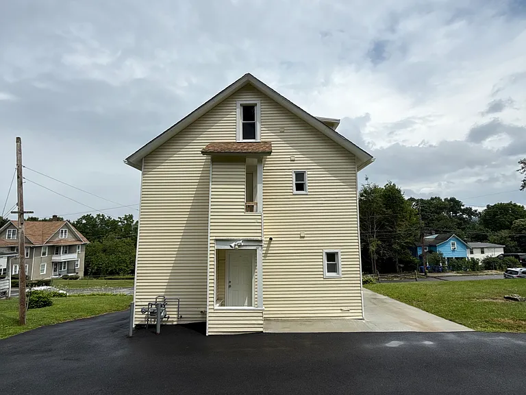 138 Lafayette St #2 — Photo 41