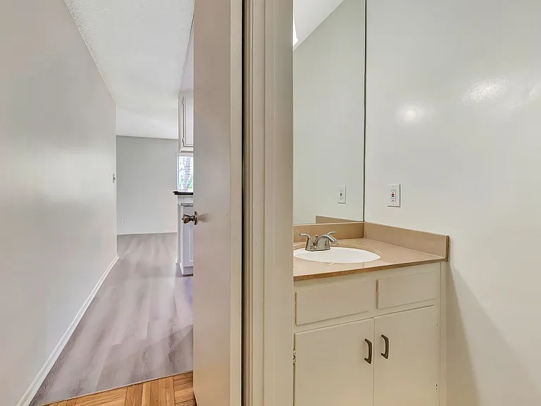 10634 Holman Ave #3-2 — Photo 22