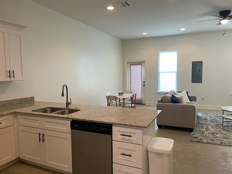 721 Almonaster Rd — Photo 17