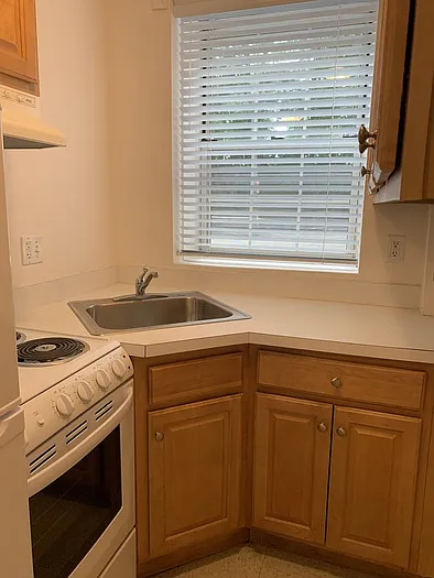 Studio, 1.0 bath, $1,425 — Photo 3