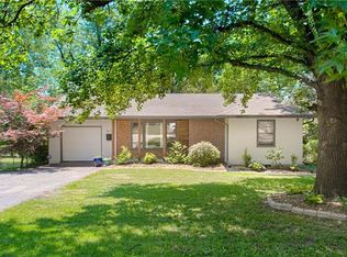 211 W 97th Ter, Kansas City, MO 64114