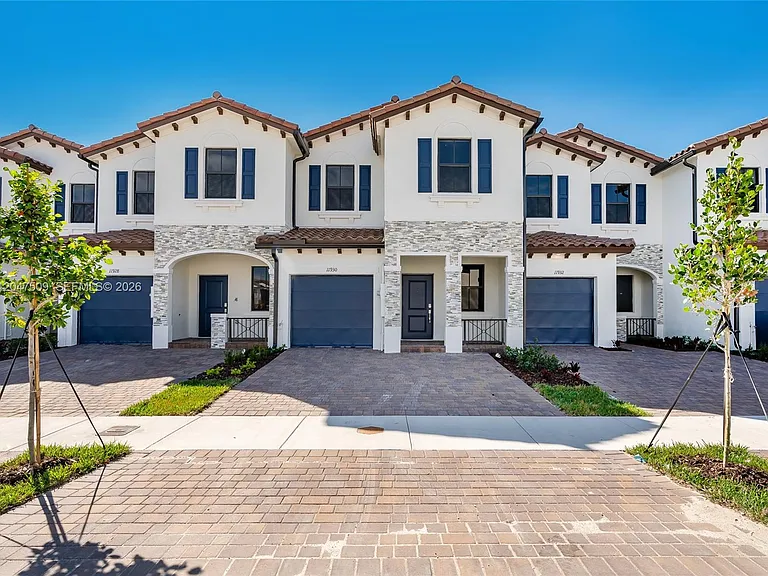 11930 SW 246th Ln #11930 — Photo 3