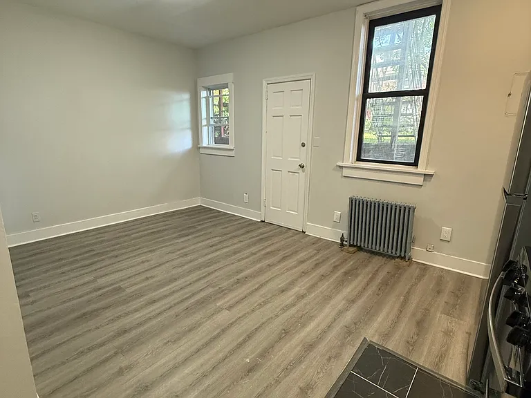 145 Park Ave #2B — Photo 2