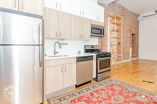 Rented by MySpaceNYC | media 26