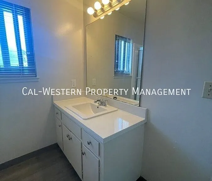 4261 Davis St #5 — Photo 4