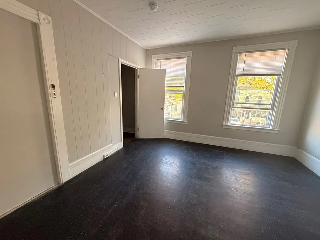 3 bed, $1,900 — Photo 3
