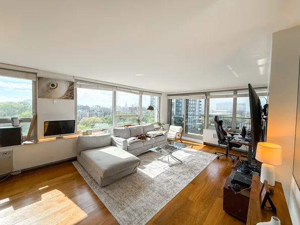 88 W Schiller St, Chicago, IL