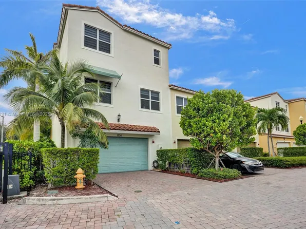 1730 NW 124th Pl, Pembroke Pines, FL 33028
