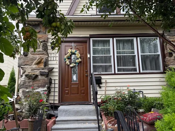 111 Oakley Rd, Upper Darby, PA 19082