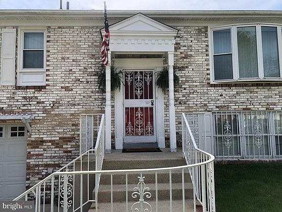 2nd image of 4902 Ashford Dr