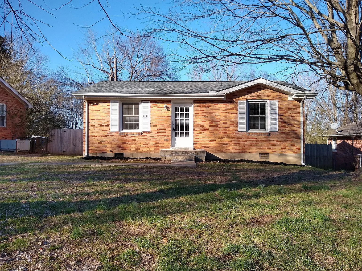 2 bed, 825 sqft, $1,300 — Photo 1