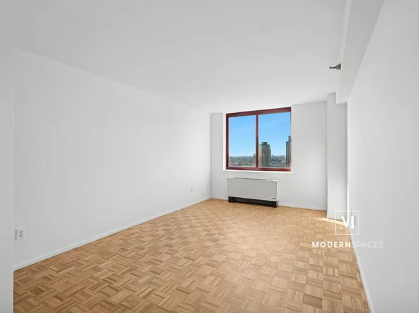 4-74 48th Avenue image 13 of 28