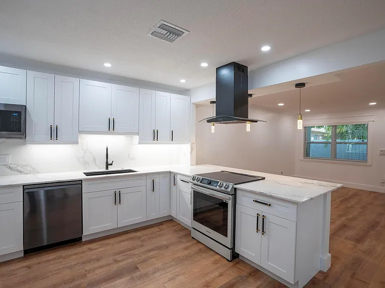 3468 NE 17th Ave #2 — Photo 4