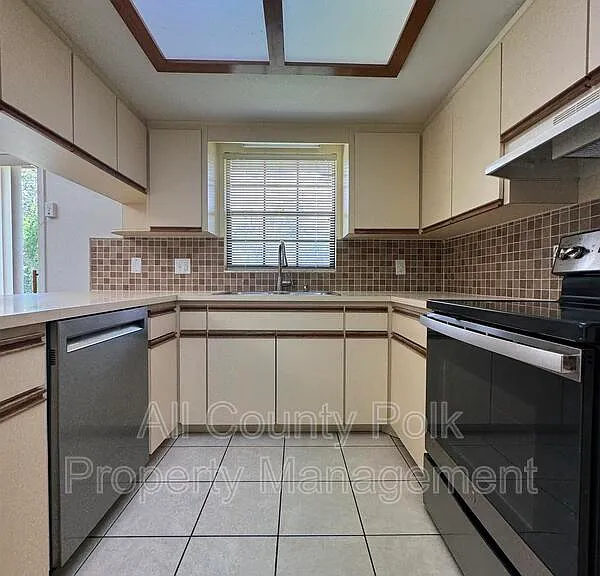 8601 Sunnydale Ln — Photo 10