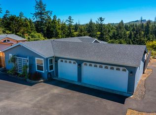 75 Piano Ct, Depoe Bay, OR 97341