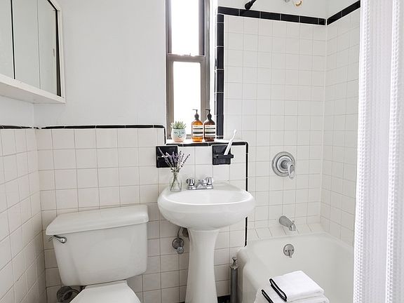 5th image of 319 E 25th St APT 5A