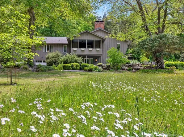 6 Mill Pond Lane, Old Lyme, CT 06371
