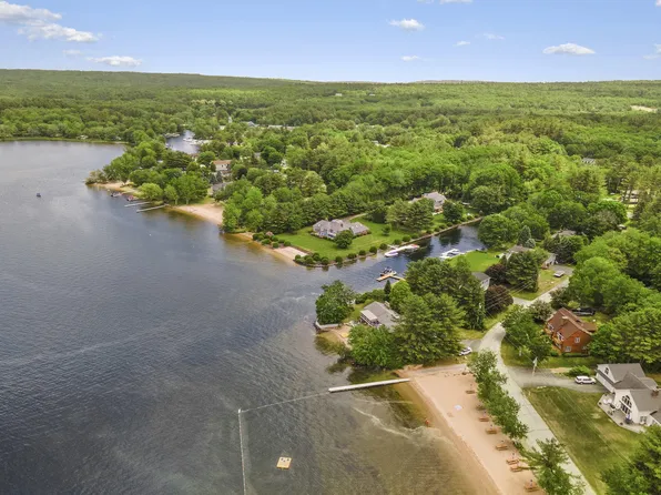 6 Bayview Drive, Raymond, ME 04071