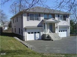 84 Tunxis Hill Cut Off, Fairfield, CT 06825