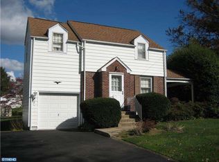 23 Park Ln, Feasterville Trevose, PA 19053